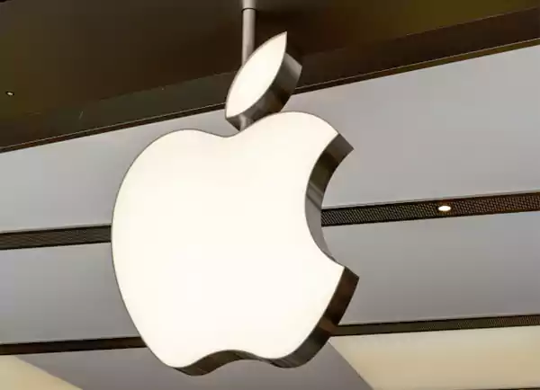 Apple faces criticism over false news summaries